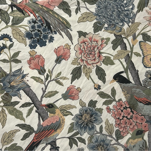 Pottery Barn Bloom Sateen Duvet Cover and 3 Euro shams. - Picture 5 of 10